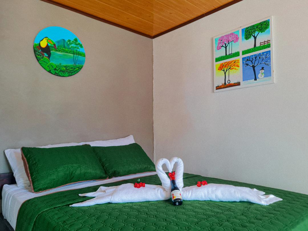 Relaxing atmosphere in the bedroom of Guayabón Cabin 4