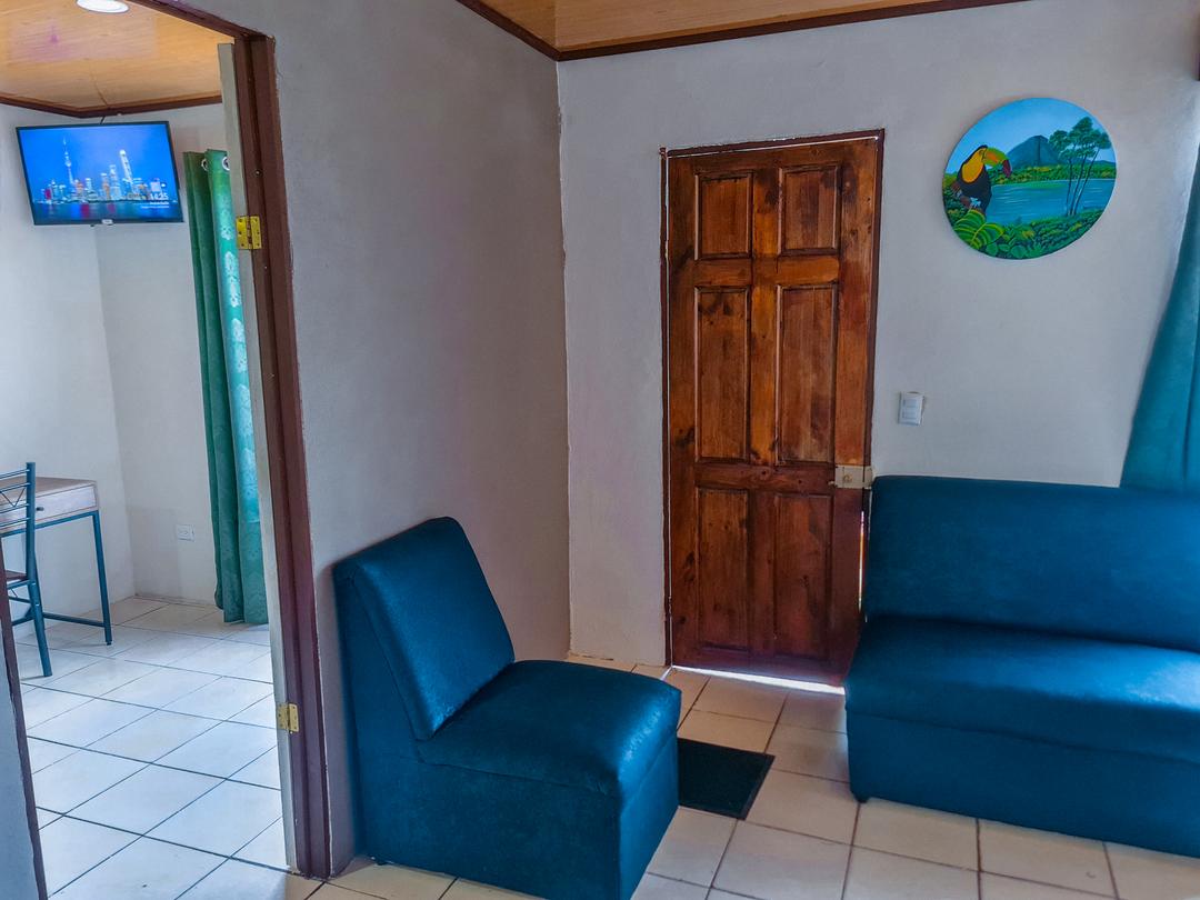 Dining room with rustic style in Guayabón Cabin 4